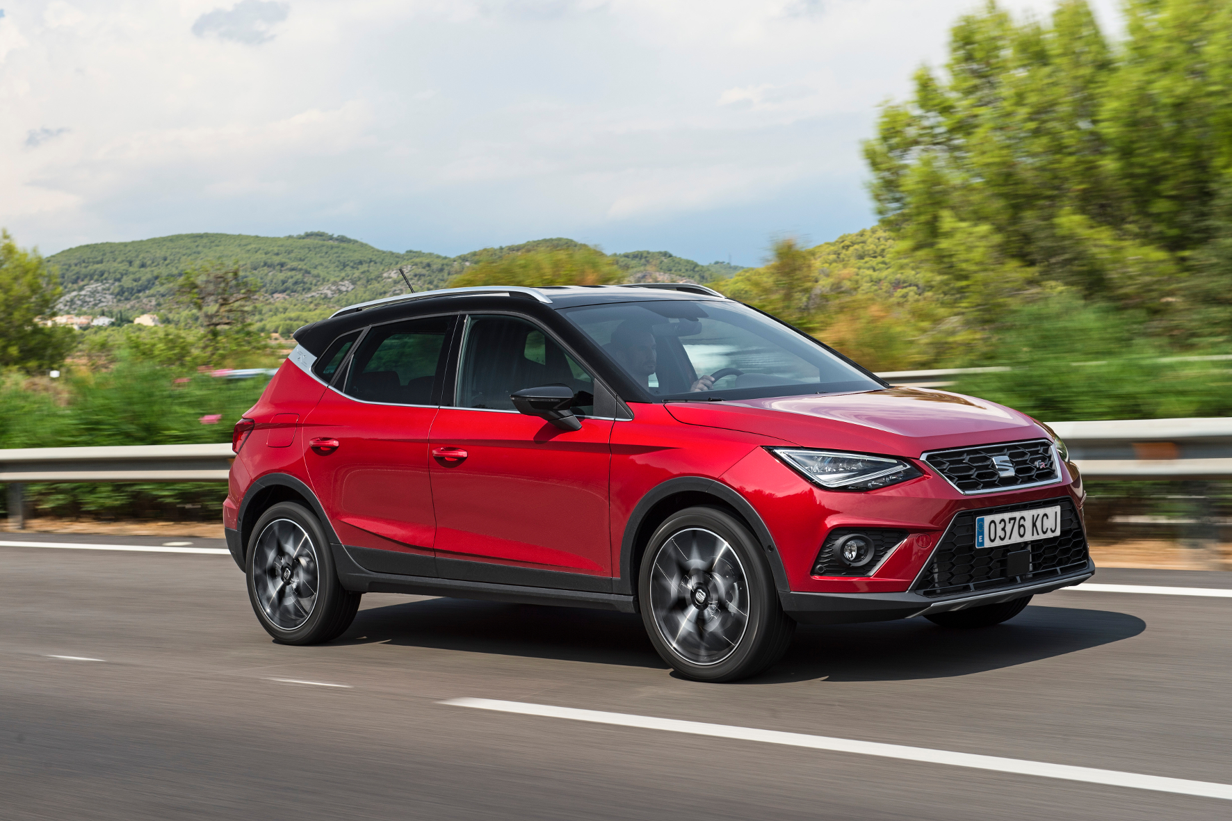 mid Groß-Gerau - Mit dem Arona FR mit 150 PS starkem Benziner hat Seat ein sportliches Kompakt-SUV auf die Räder gestellt. Seat
