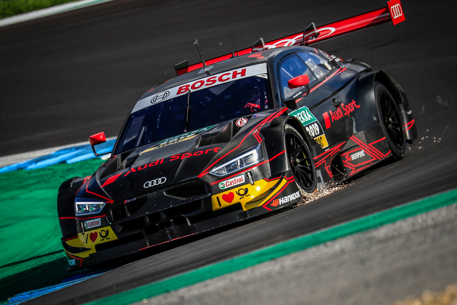 mid Groß-Gerau - Der neue DTM-Rennwagen von Audi leistet rund 600 PS. Audi