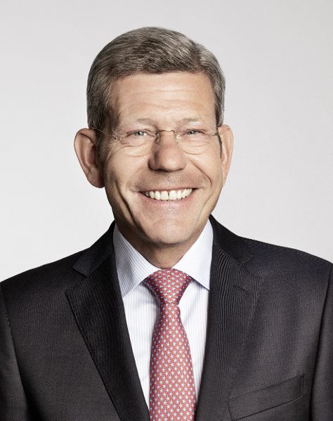 mid Groß-Gerau - Bernhard Mattes bleibt für weitere zwei Jahre Präsident des Verbandes der Automobilindustrie (VDA). VDA