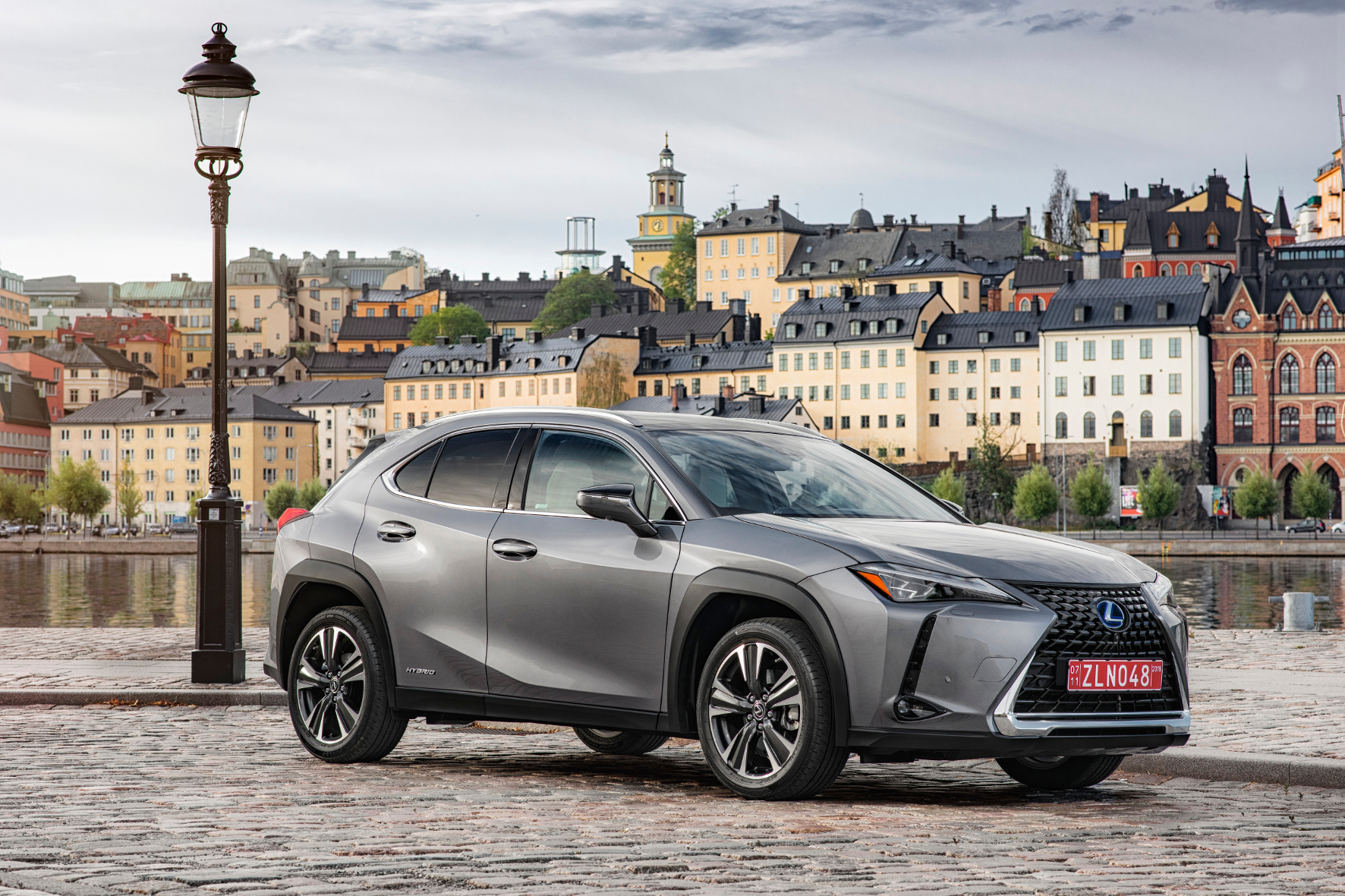 mid Groß-Gerau - Gehört bald zum Straßenbild: das neue Crossover-Modell Lexus UX. Lexus