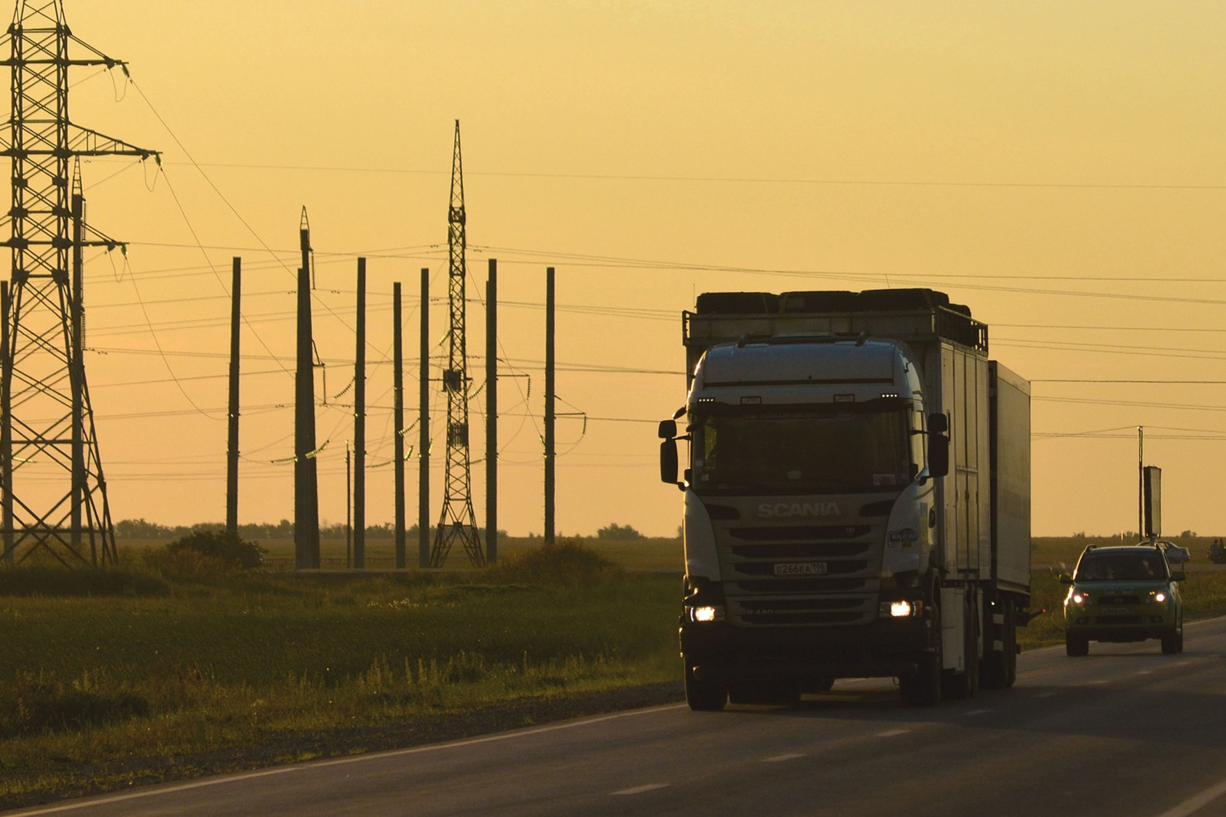 mid Groß-Gerau - Lkw sollen sauberer werden: Die EU verschärft bis 2030 schrittweise Grenzwerte für den CO2-Ausstoß von Nutzfahrzeugen. Pixabay.de / Vladimir Fayl