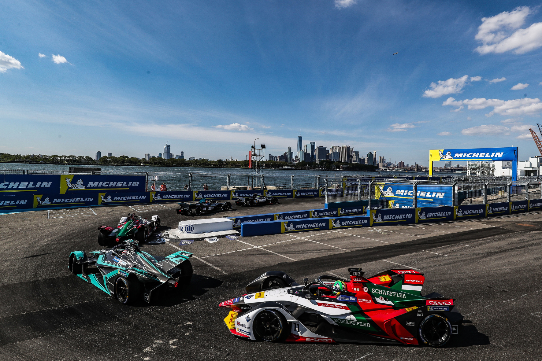 mid Groß-Gerau - Malerische Kulisse: Die Formel E bestreitet ihr Saisonfinale 2019 in New York. Audi