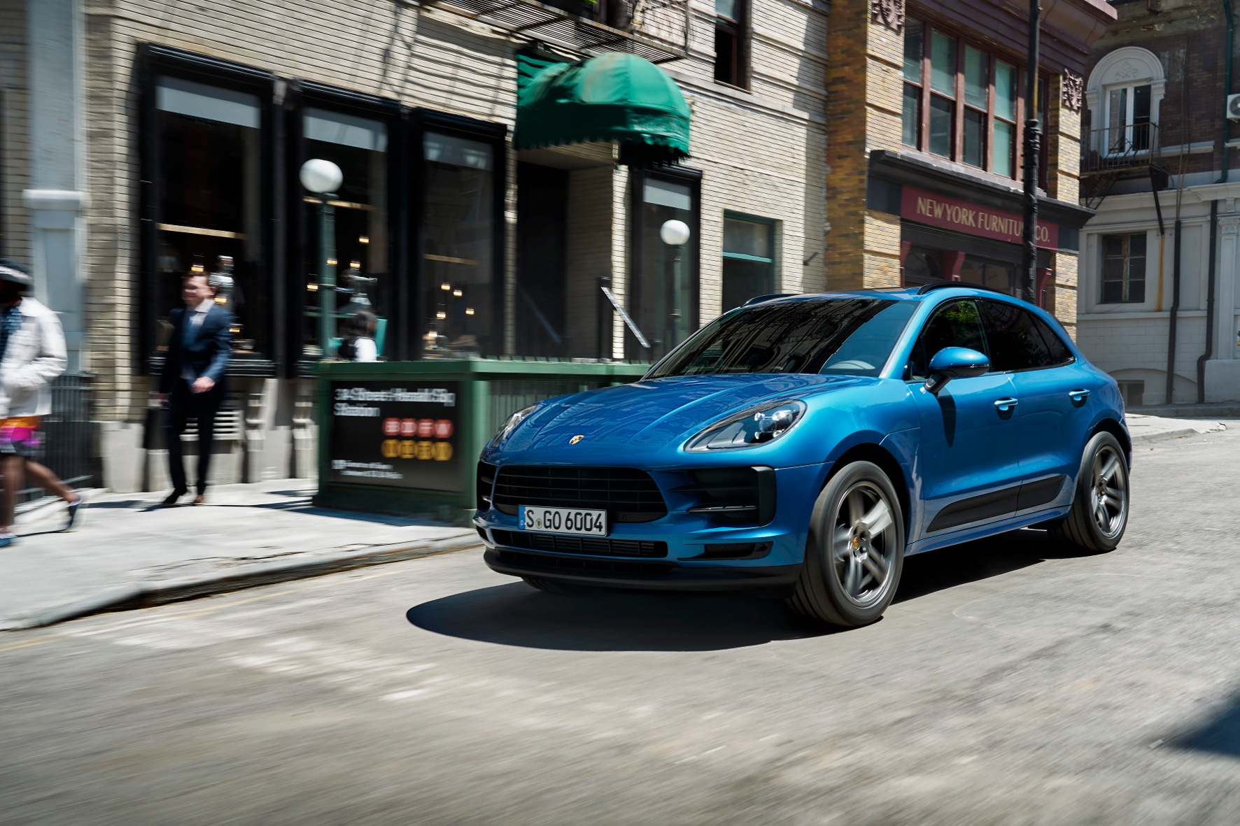 mid Groß-Gerau - Kritiker fordern die Rote Karte für SUVs in den deutschen Innenstädten. Porsche