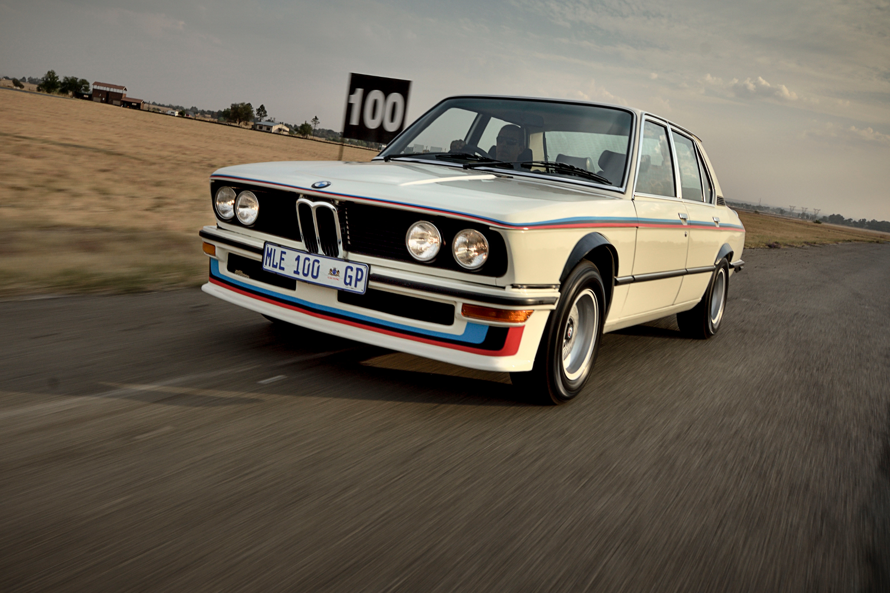 mid Groß-Gerau - Der BMW 530 MLE wird von einem 3,0 Liter großen Reihensechszylinder-Motor mit 200 PS und einem maximalen Drehmoment von 277 Newtonmeter angetrieben. BMW
