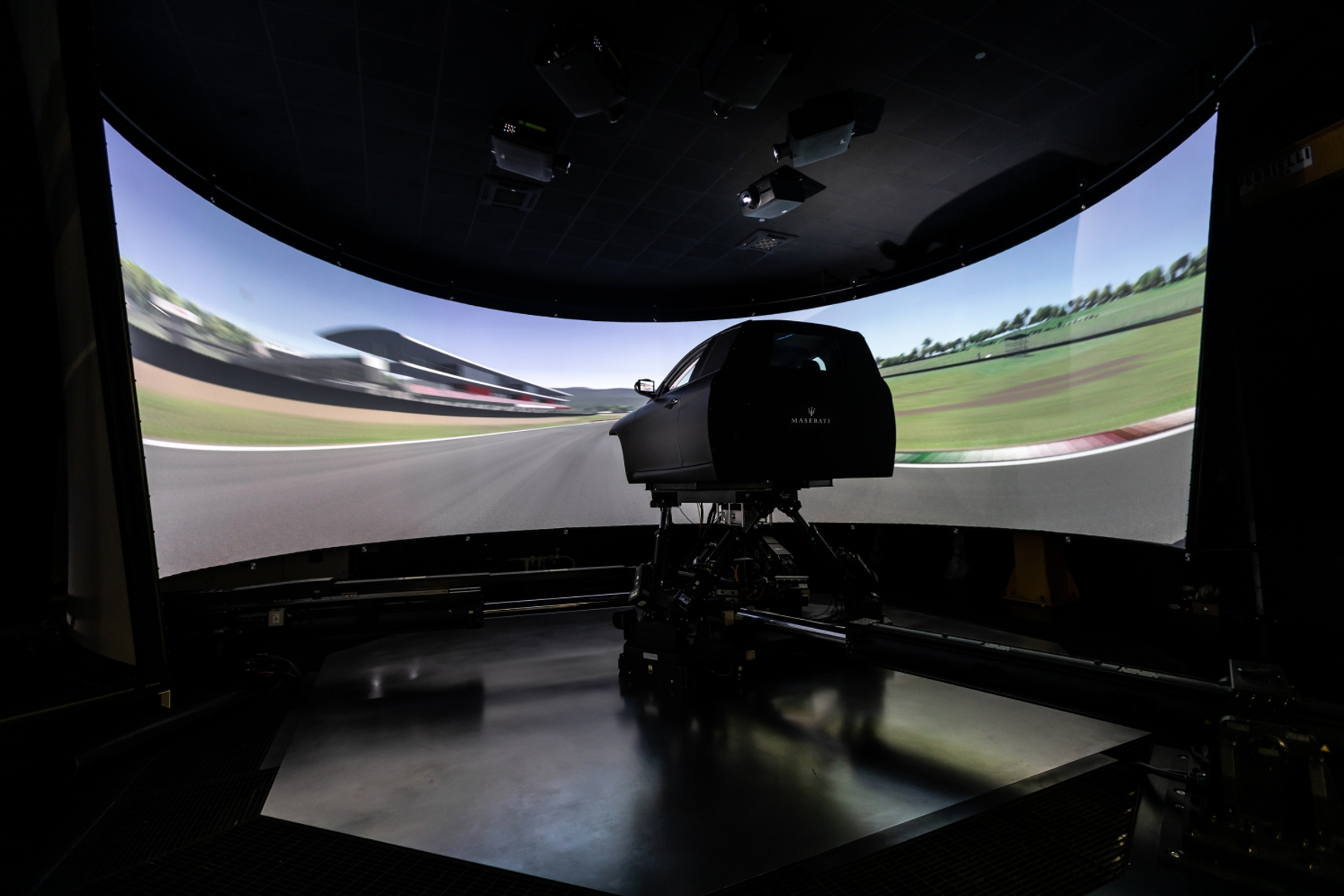 mid Modena - Moderne Zeiten: Maserati nutzt die neueste Technik bei der dynamischen Simulation. Maserati