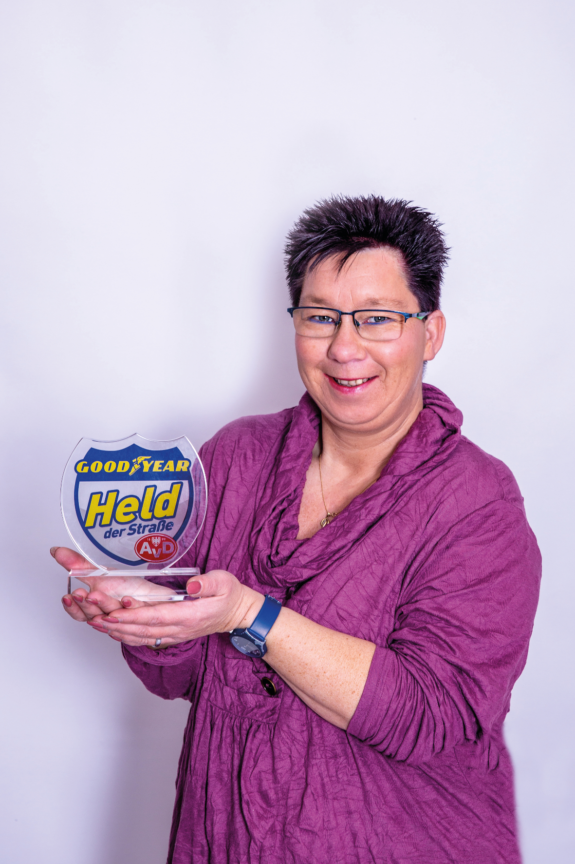 mid Groß-Gerau - Für ihren durchdachten und mutigen Einsatz haben Goodyear und der Automobilclub von Deutschland (AvD) Birgit Schulz zum
