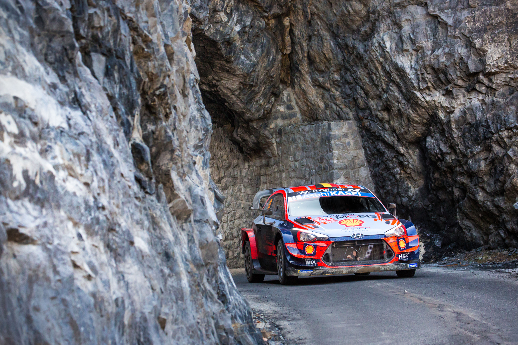 mid Groß-Gerau - Ab durch die Mitte: Der Belgier Thierry Neuville holt für Hyundai den ersten Sieg bei der traditionsreichen Rallye Monte Carlo. Hyundai