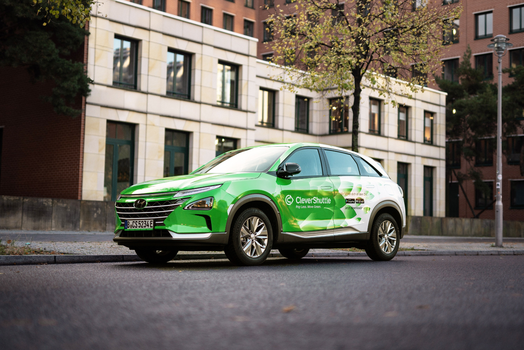 mid Groß-Gerau - Der Nexo ist eines von 25 Brennstoffzellen-Autos, die künftig in der Flotte von CleverShuttle durch Berlin dampfen. Hyundai