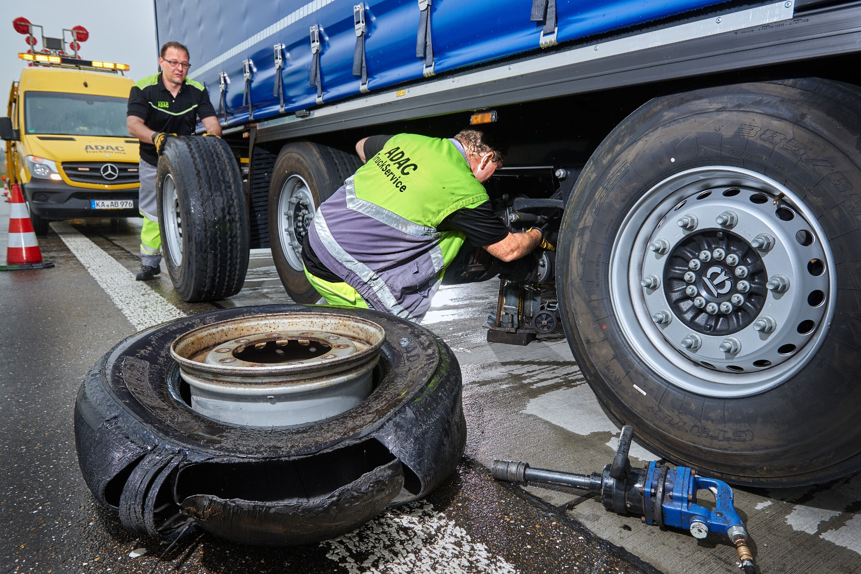 mid Groß-Gerau - Die gelben Lkw-Engel haben angesichts der Corona-Krise Preise für die Pannenhilfe gesenkt. ADAC