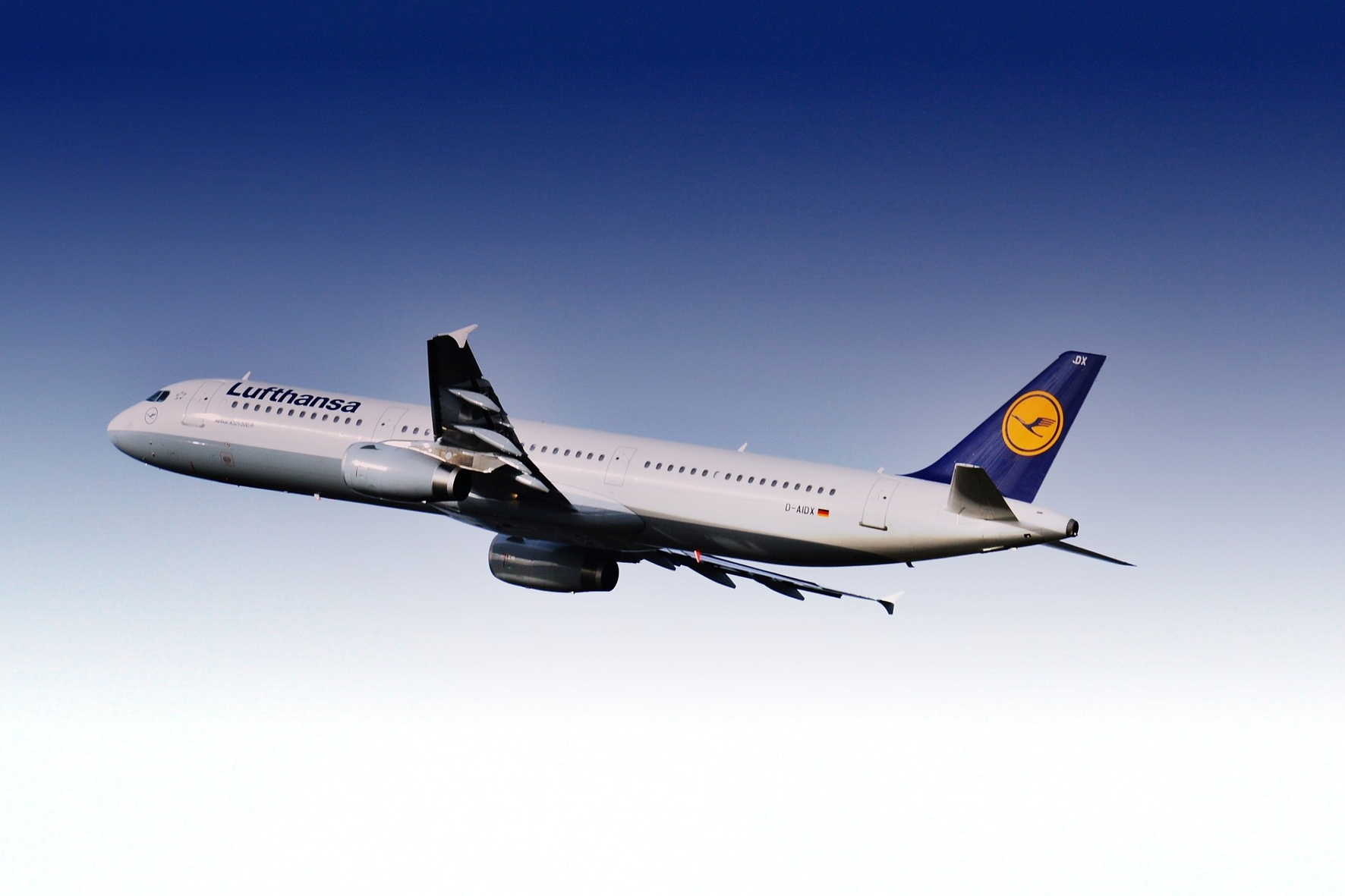 mid Groß-Gerau - Für die Lufthansa soll es in der Corona-Krise bald wieder aufwärts gehen. Alexas_Fotos / pixabay.com
