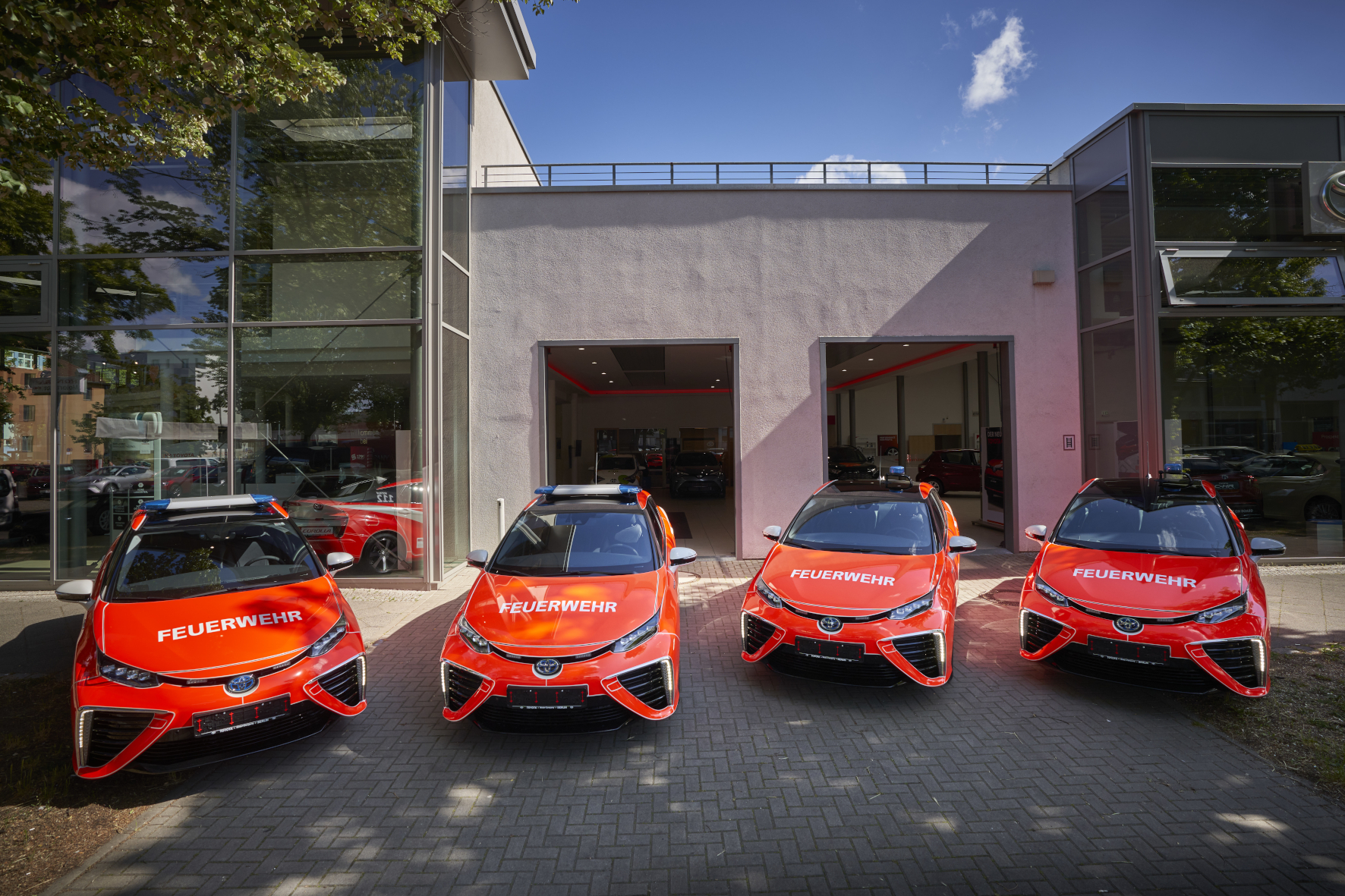 mid Groß-Gerau - Tatütata: Vier Toyota Mirai sind jetzt bei der Berliner Feuerwehr im Einsatz. Toyota